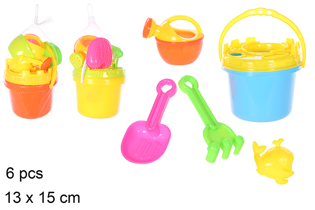 Colorful beach bucket with 6 accessories