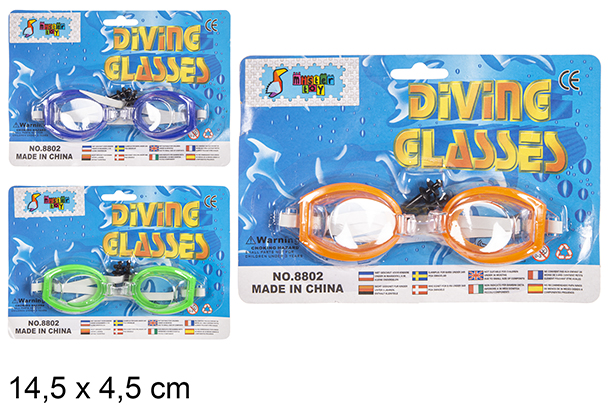 Swimming goggles in blister
