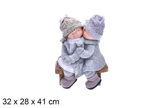 Ceramic figure Christmas boy/girl hugging 32x28 cm