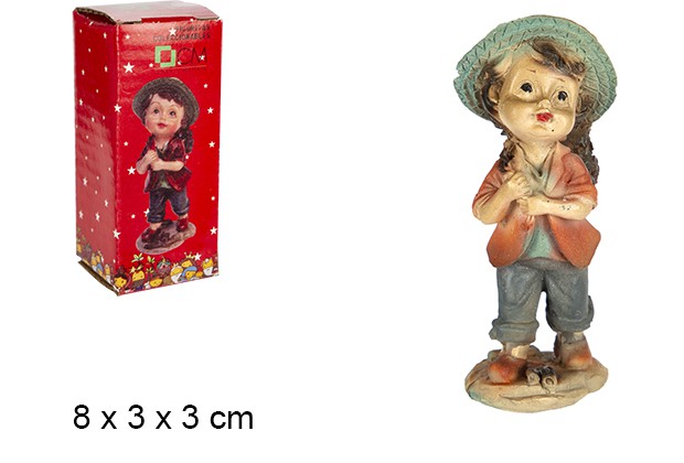 Enfant berger avec bois de chauffage et hache