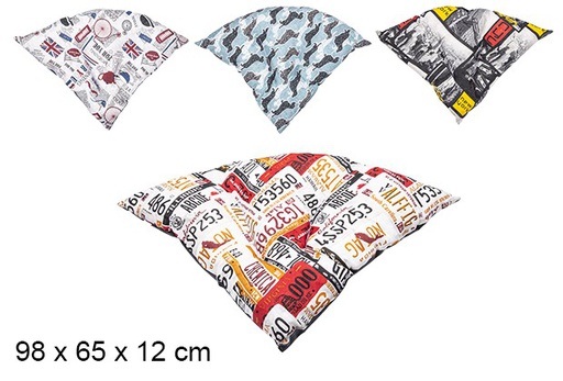 [110396] Medium triangle pet cushion