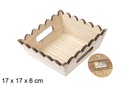 Natural square wavy wooden box 17 cm
